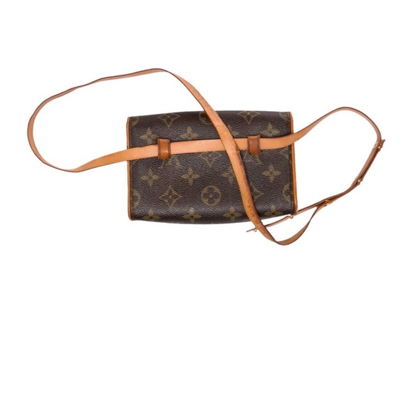 LOUIS VUITTON BELT BAG - Picture 6 of 14